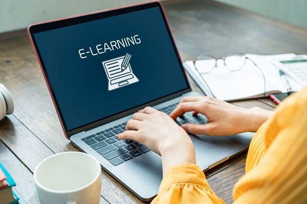 دروس رشته کاردانی حرفه ای مهمانداری هواپیما