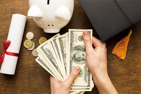 درآمد انواع کار دانشجویی در کانادا